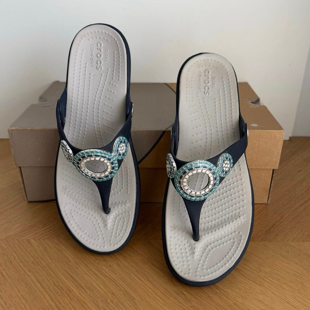 CROCS Sanrah Diamanté Women Wedge Sandals- SZ 8